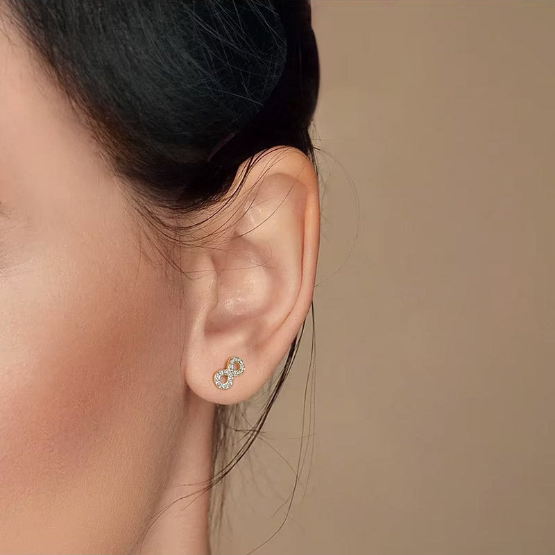 Infinity - Studs med evighetssymbol och skruvplopp