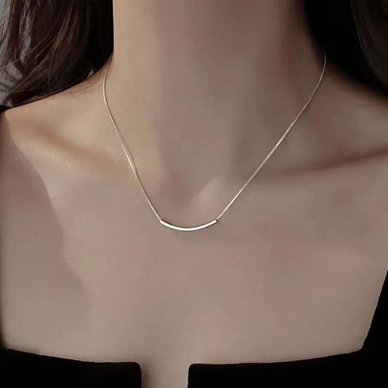 Jinnie - Halsband i minimalistisk design