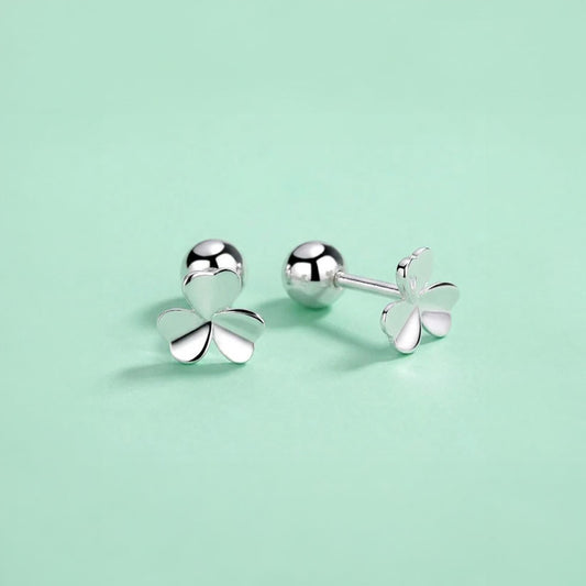 Jolie - Studs med klöver och skruvplopp