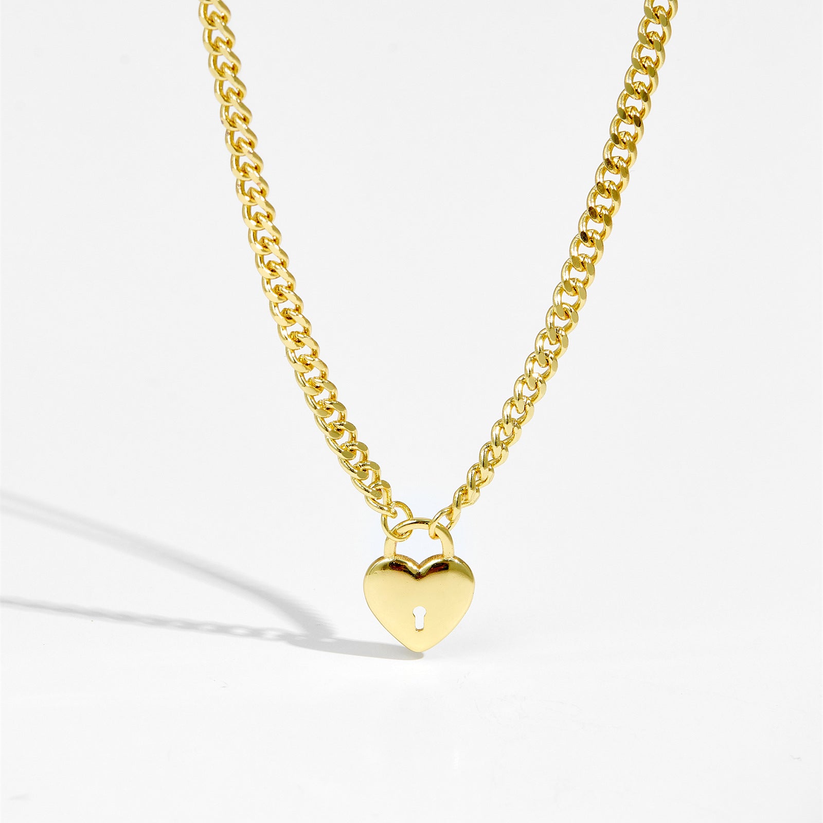 Locked Love - Chokerhalsband med grövre kedja och hänglås