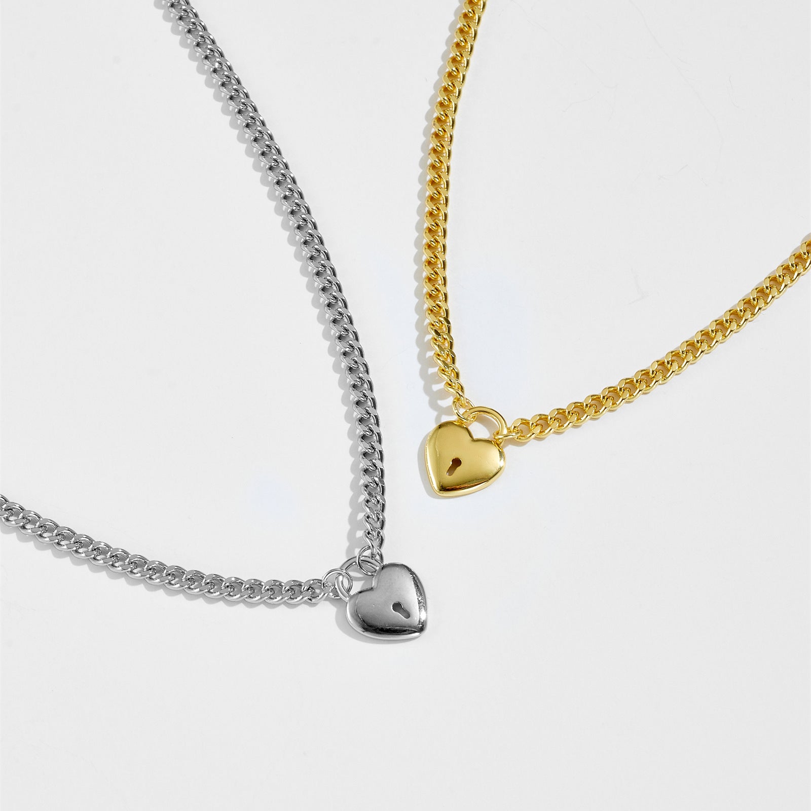 Locked Love - Chokerhalsband med grövre kedja och hänglås