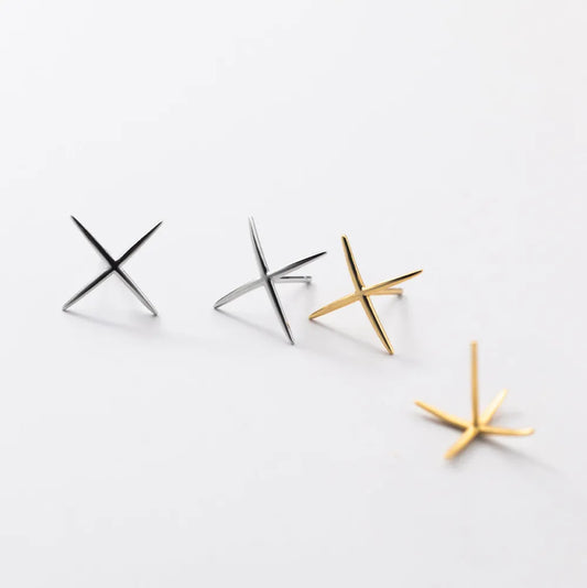 Loomi studs med kryssdesign minimalistiska stjärnformade örstickare i silver och guldtoner i polerat metall