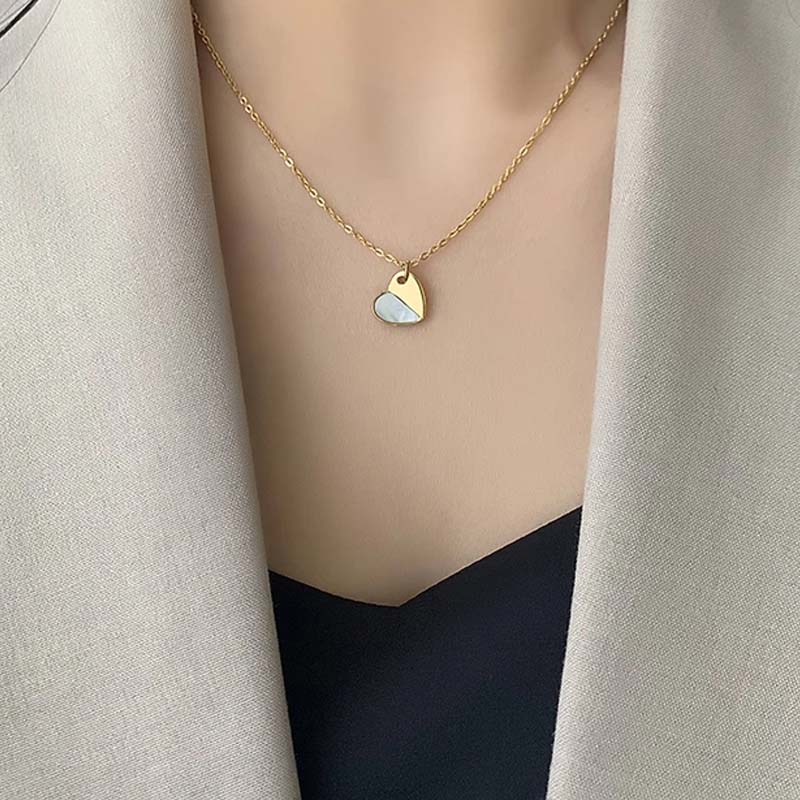 Lovalie - Halsband med vinklat hjärta