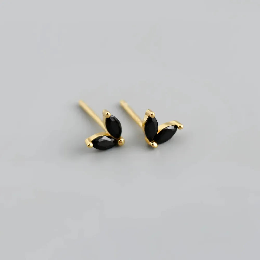 Guld fjärilsformade små studs med tre svarta marquis slipade stenar i olika färger lovebirds
