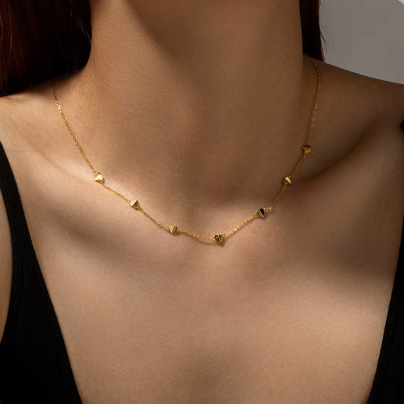 Lover's Link - Halsband medhjärtformade detaljer