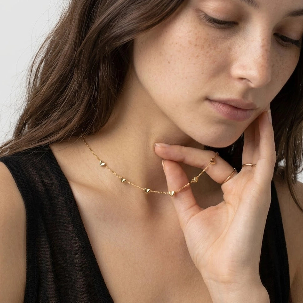 Lover's Link - Halsband med hjärtformade detaljer