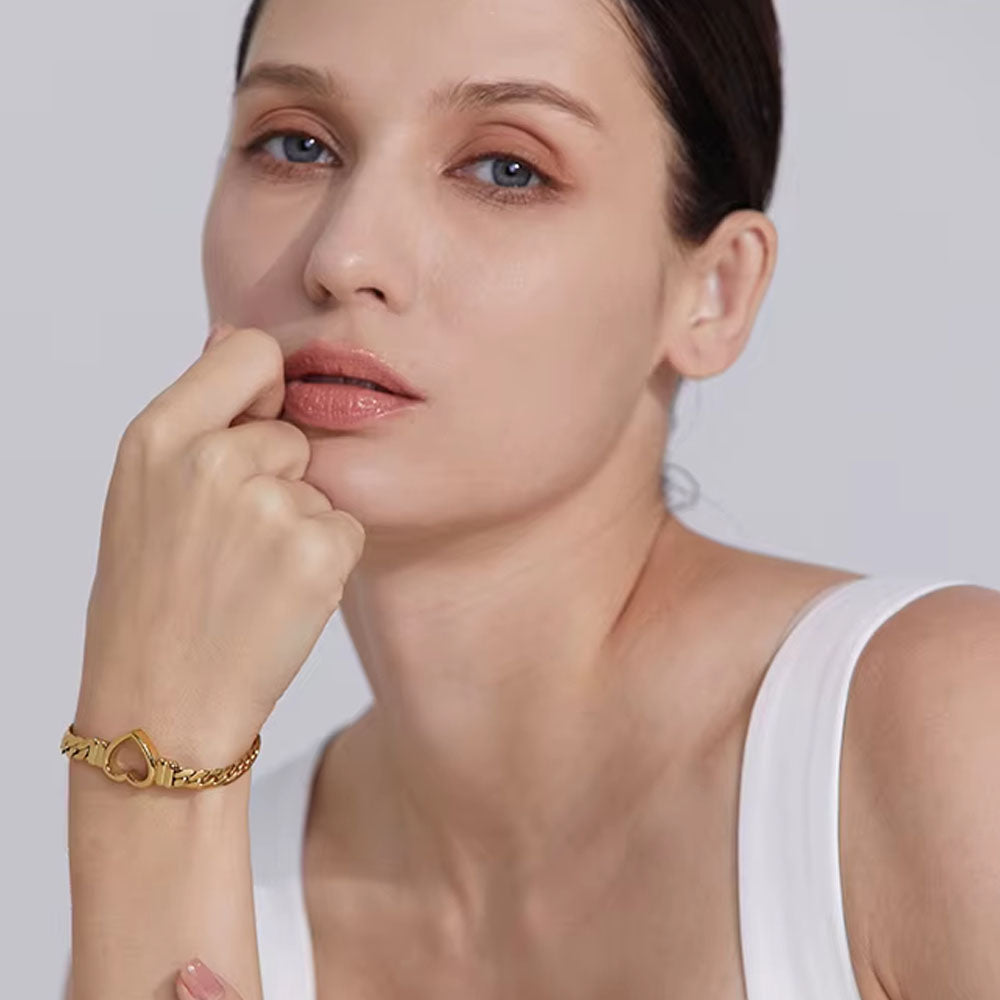 Lovis - Armband med grövre kedja och hjärta