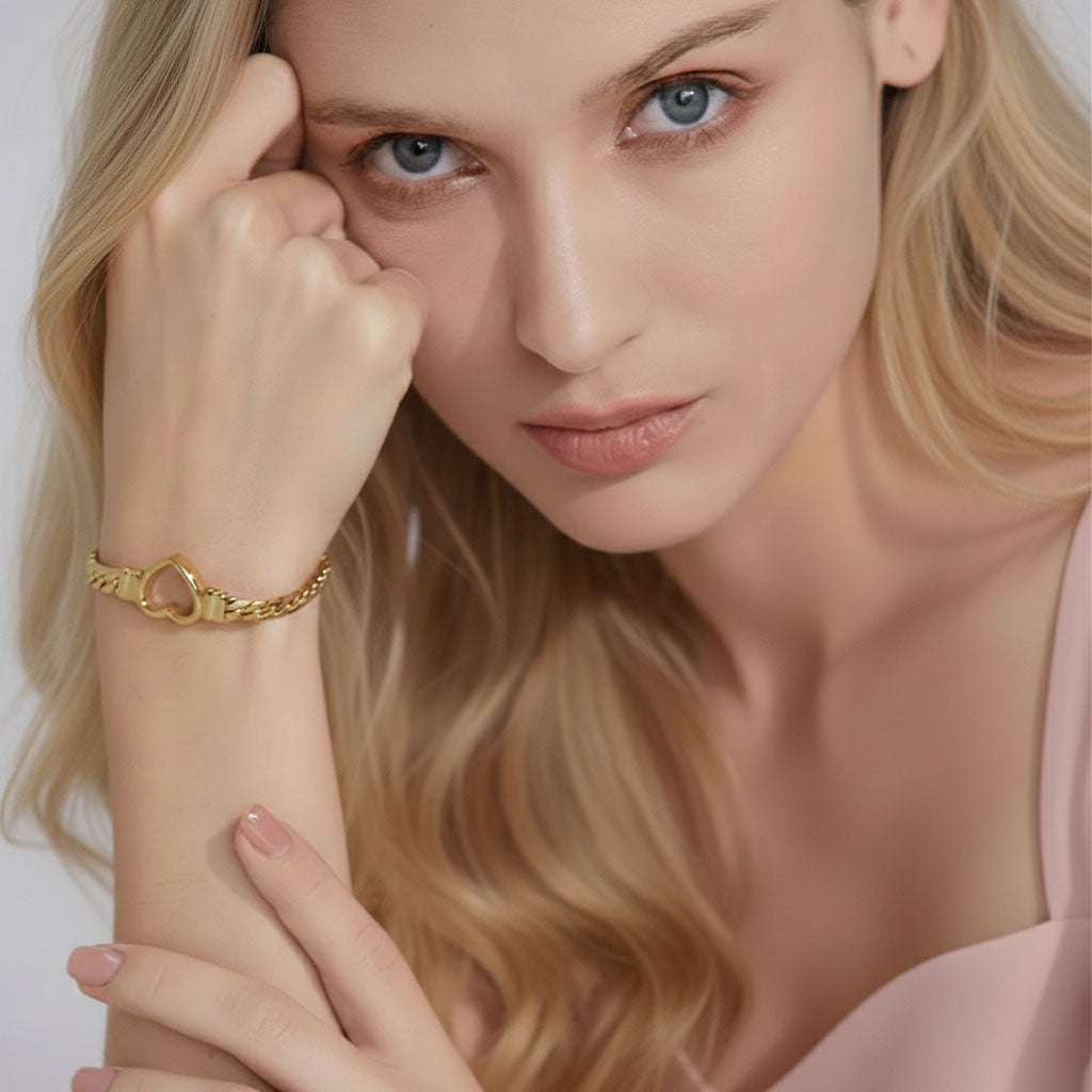 Lovis - Armband med grövre kedja och hjärta