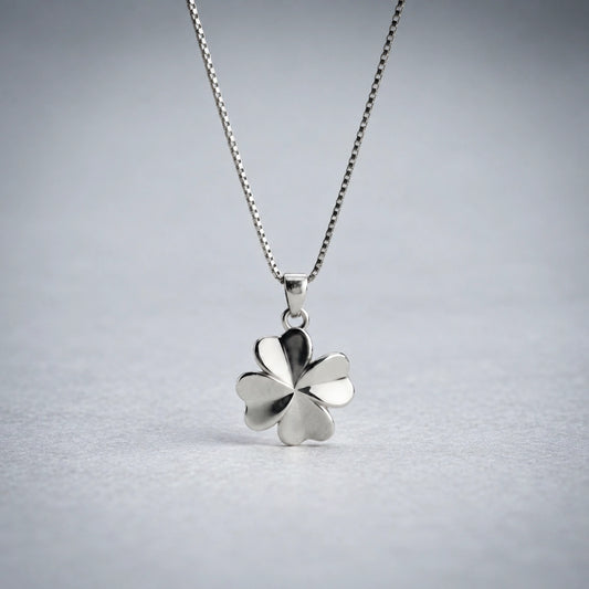 Lucky Clover – Halsband med fyrklöver