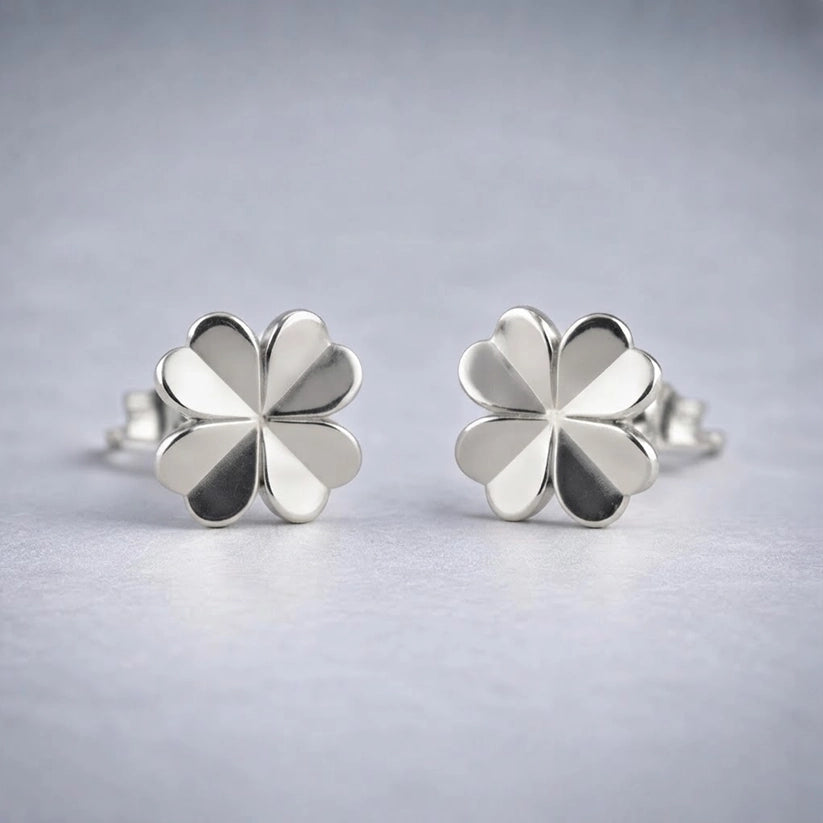 Lucky Clover – Studs med fyrklöver