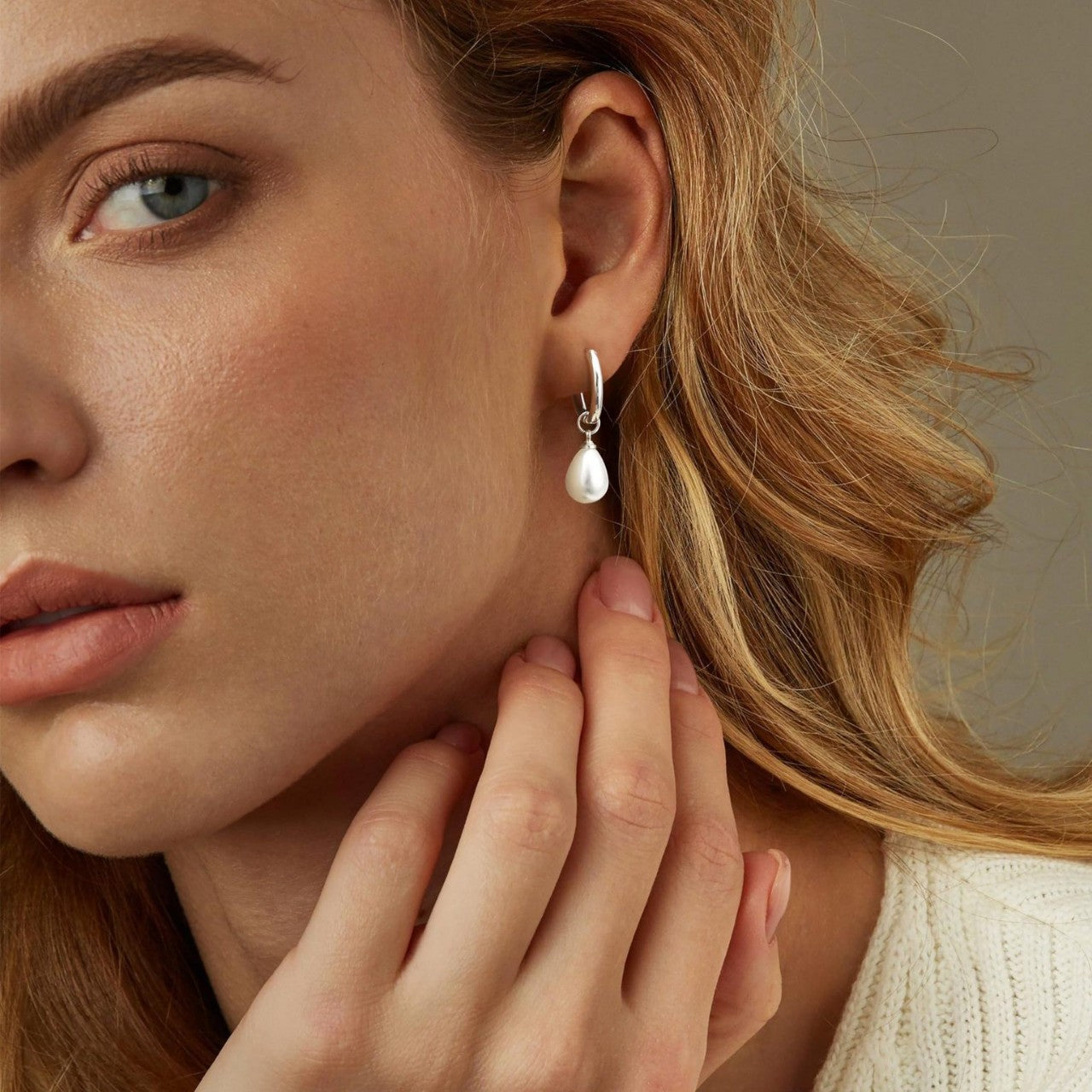 Lumo Pearl - Stilrena pärlörhängen