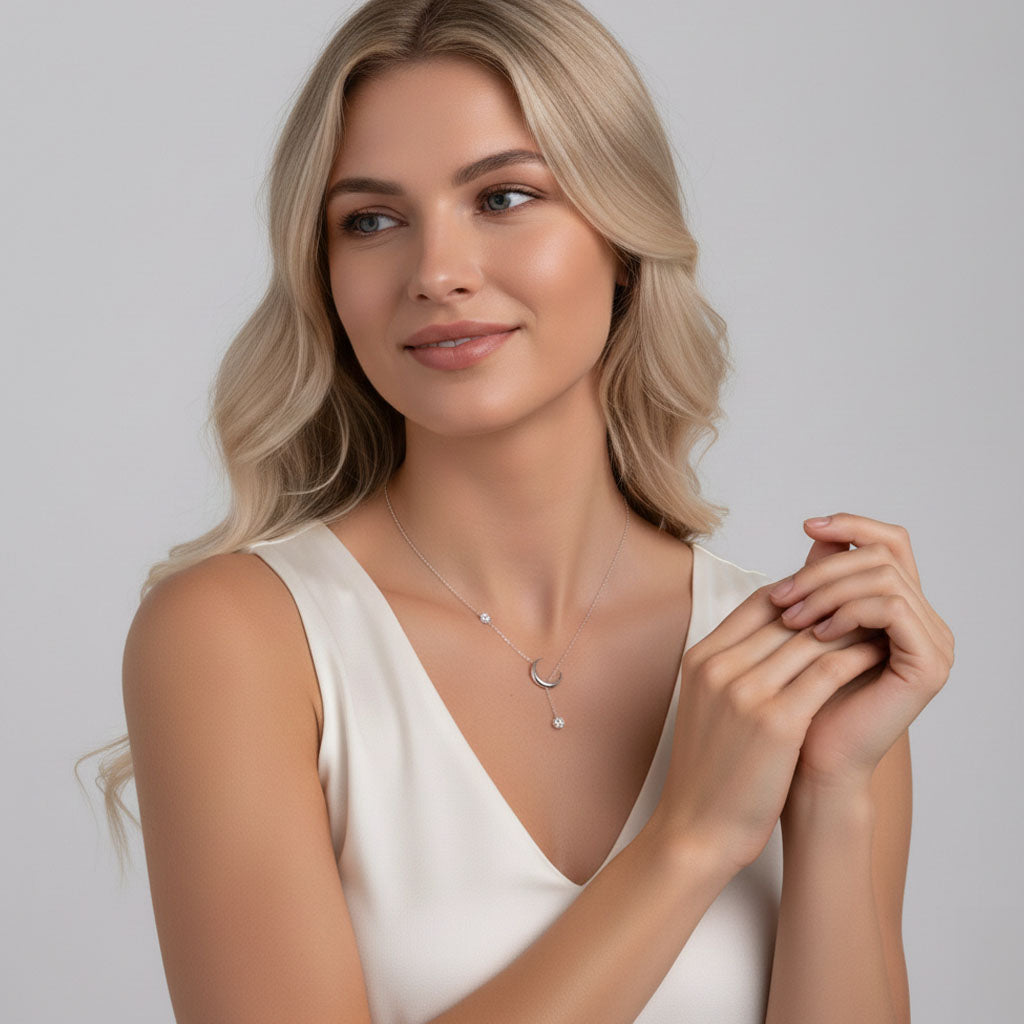 Lune - Halsband med halvmåne och stenar