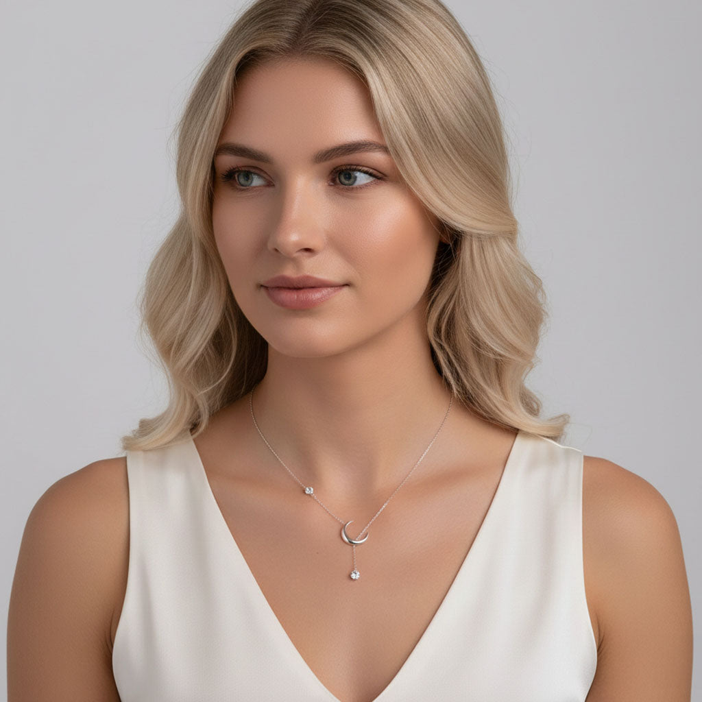 Lune - Halsband med halvmåne och stenar