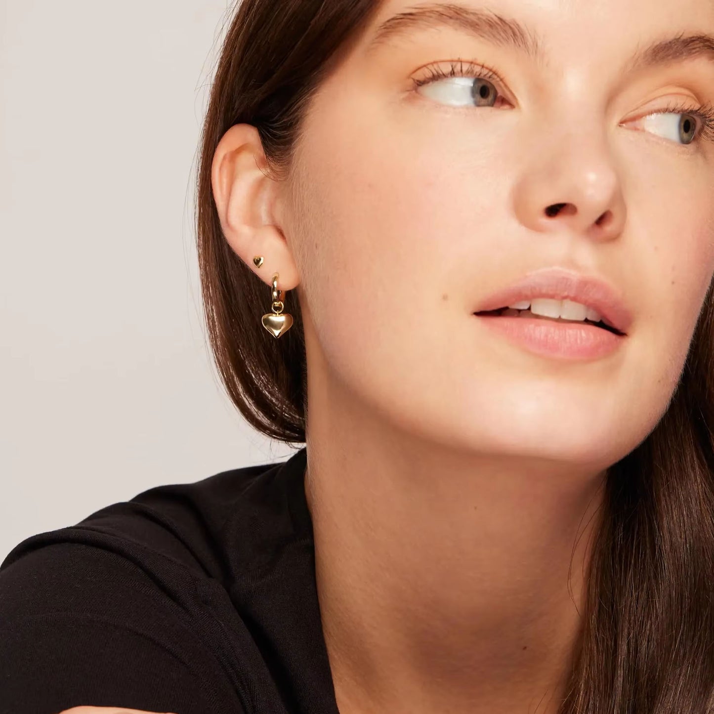 Mini Charm - Små studs med hjärtmotiv