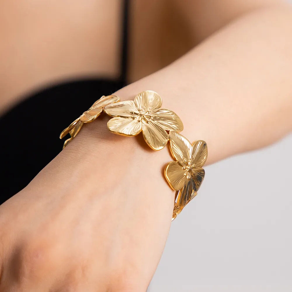 Magnolia - Bangle armband med stora blommor
