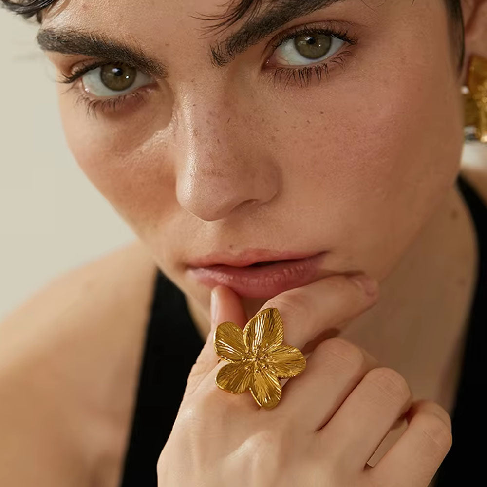 Magnolia - Justerbar ring med stor blomma