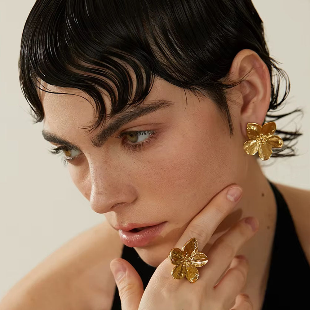 Magnolia - Örhängen med stor blomma