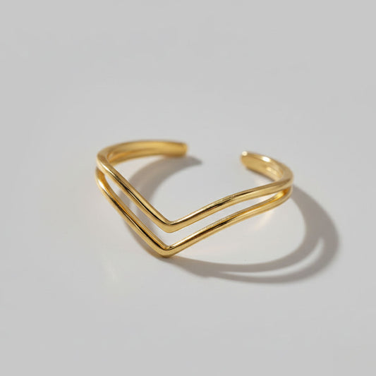 Marilyn - Justerbar ring med V-form