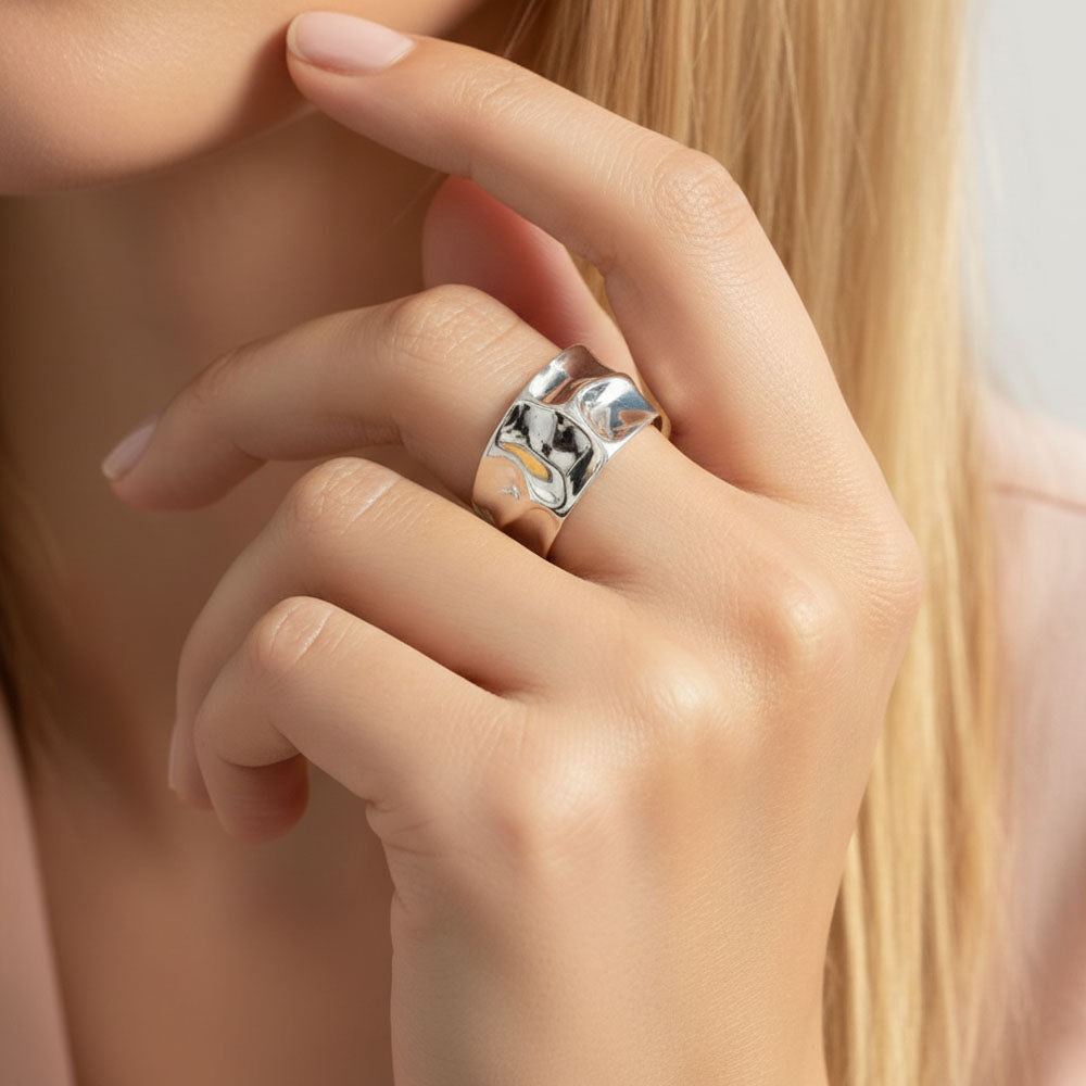 Millie - Justerbar ring med hamrad yta