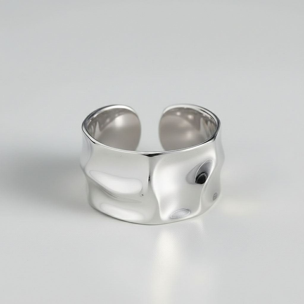 Millie - Justerbar ring med hamrad yta