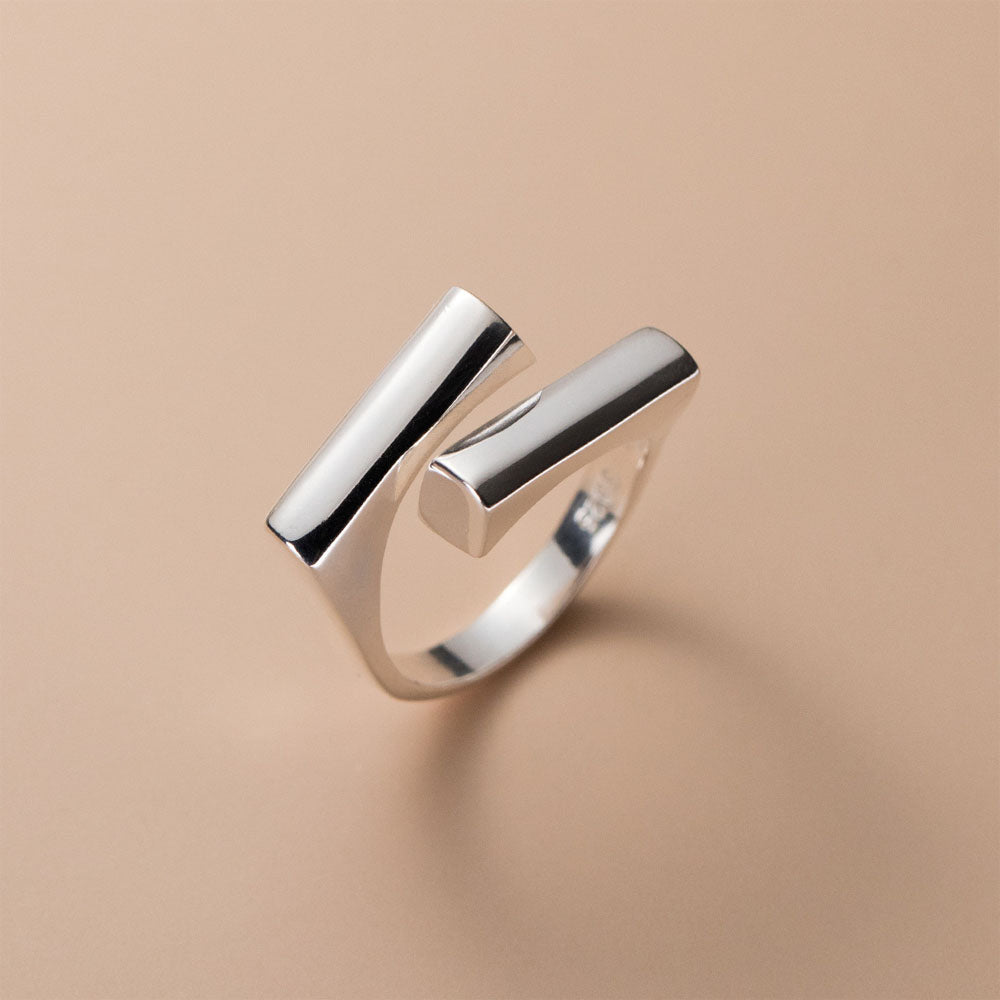 Modest - Justerbar ring med modern design