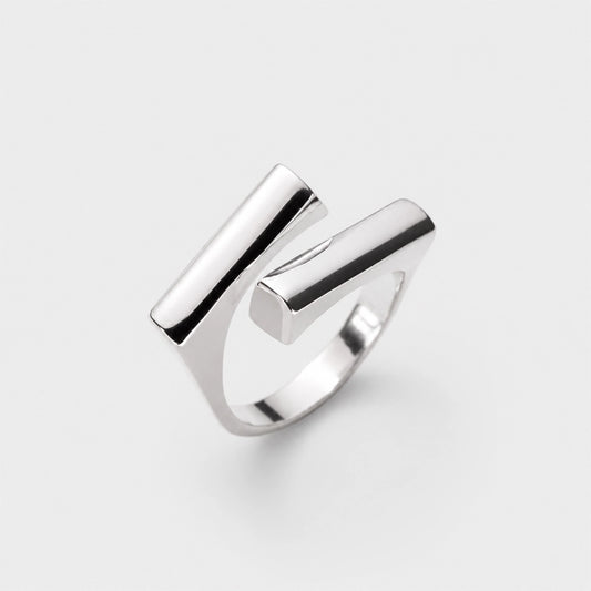 Modest – Justerbar ring med modern design