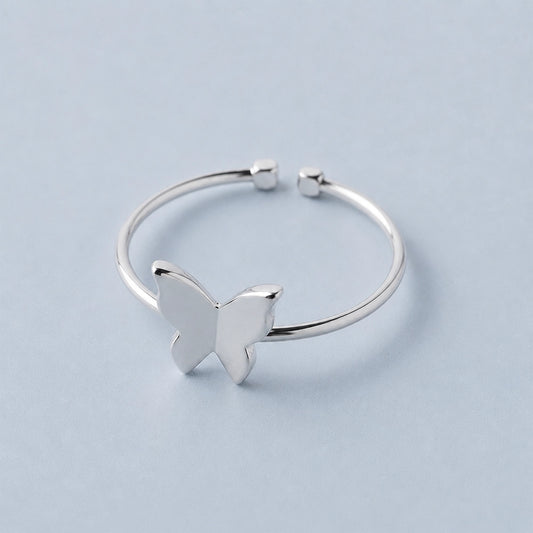 Nelia – Justerbar ring med fjäril