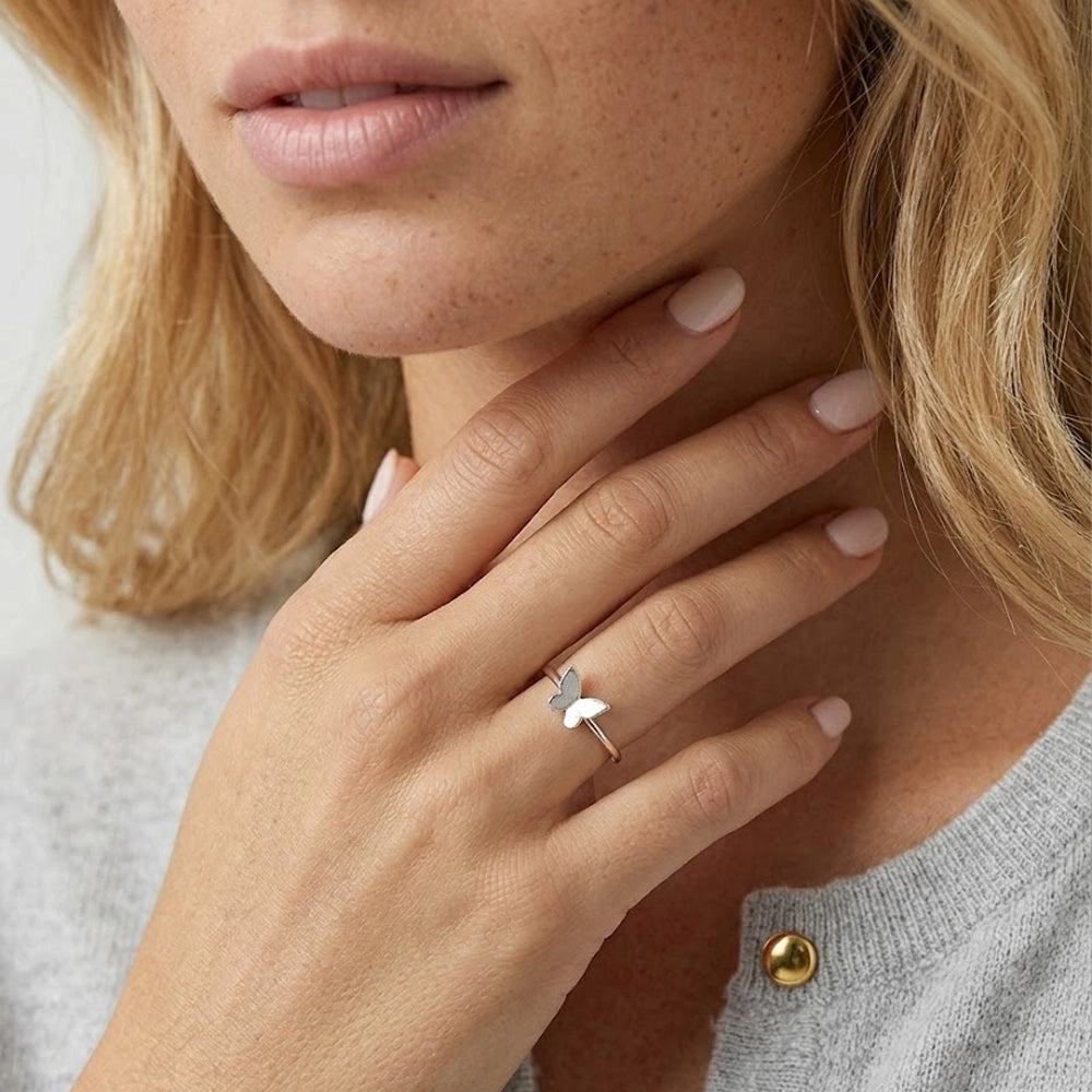 Nelia - Justerbar ring med fjäril