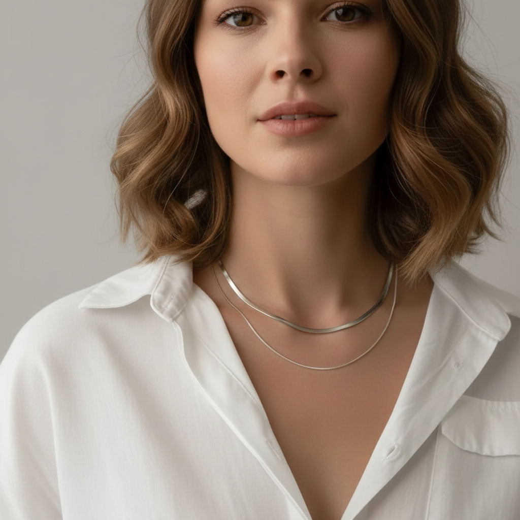 Nour - Halsband med dubbla kedjor i olika längder