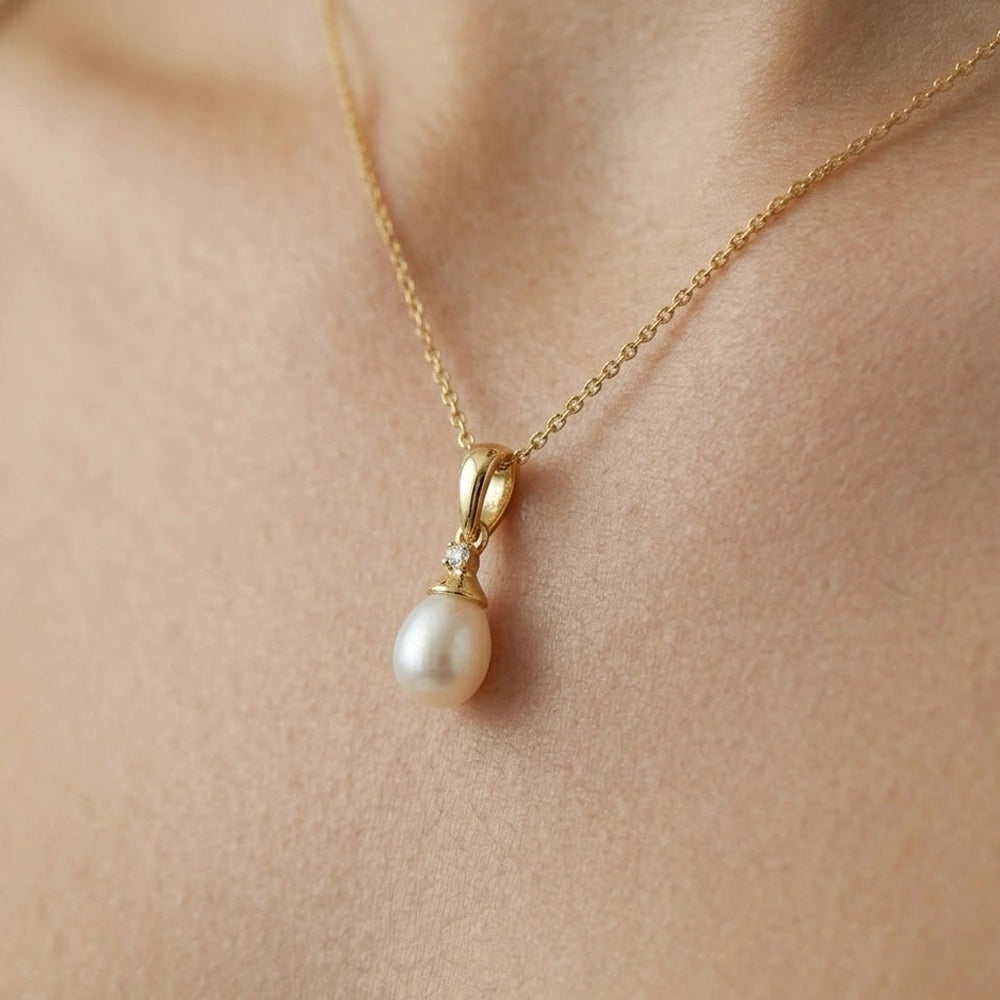 Ophelia - Halsband med pärldroppe och kristall