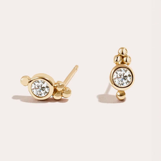 Pebble Spark - Studs med bezelinfattad sten