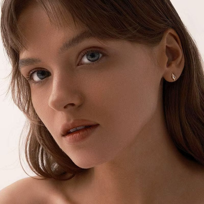 Pebble Spark - Studs med bezelinfattad sten