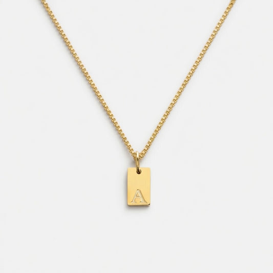 Carved Letter - Halsband med bokstavsbricka