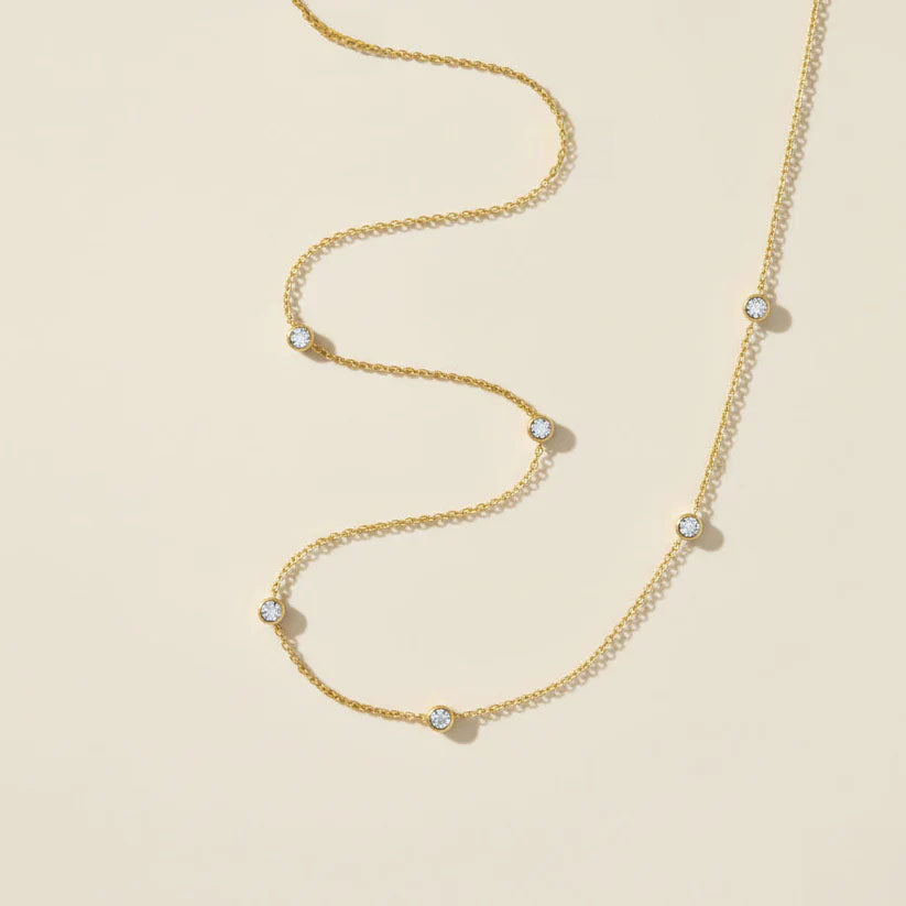 Sibylla - Halsband med små stenar