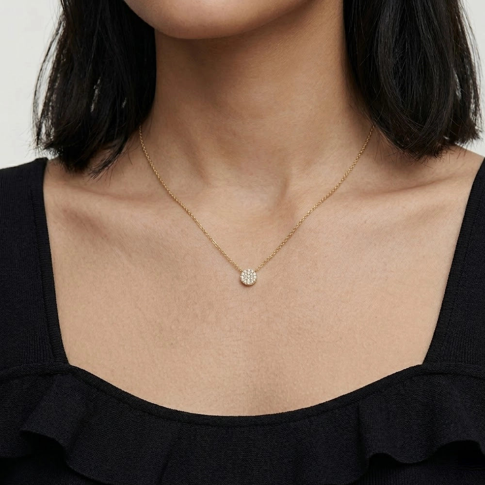 Snowfall – Halsband med glittrande hängsmycke