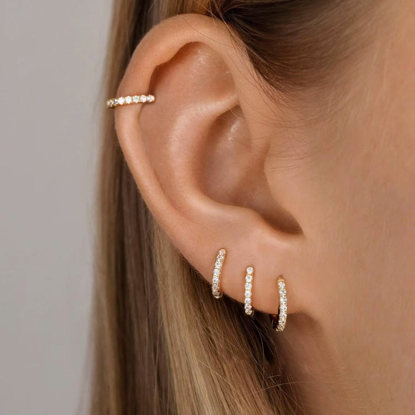 Sophie - Små huggies för helixpiercing