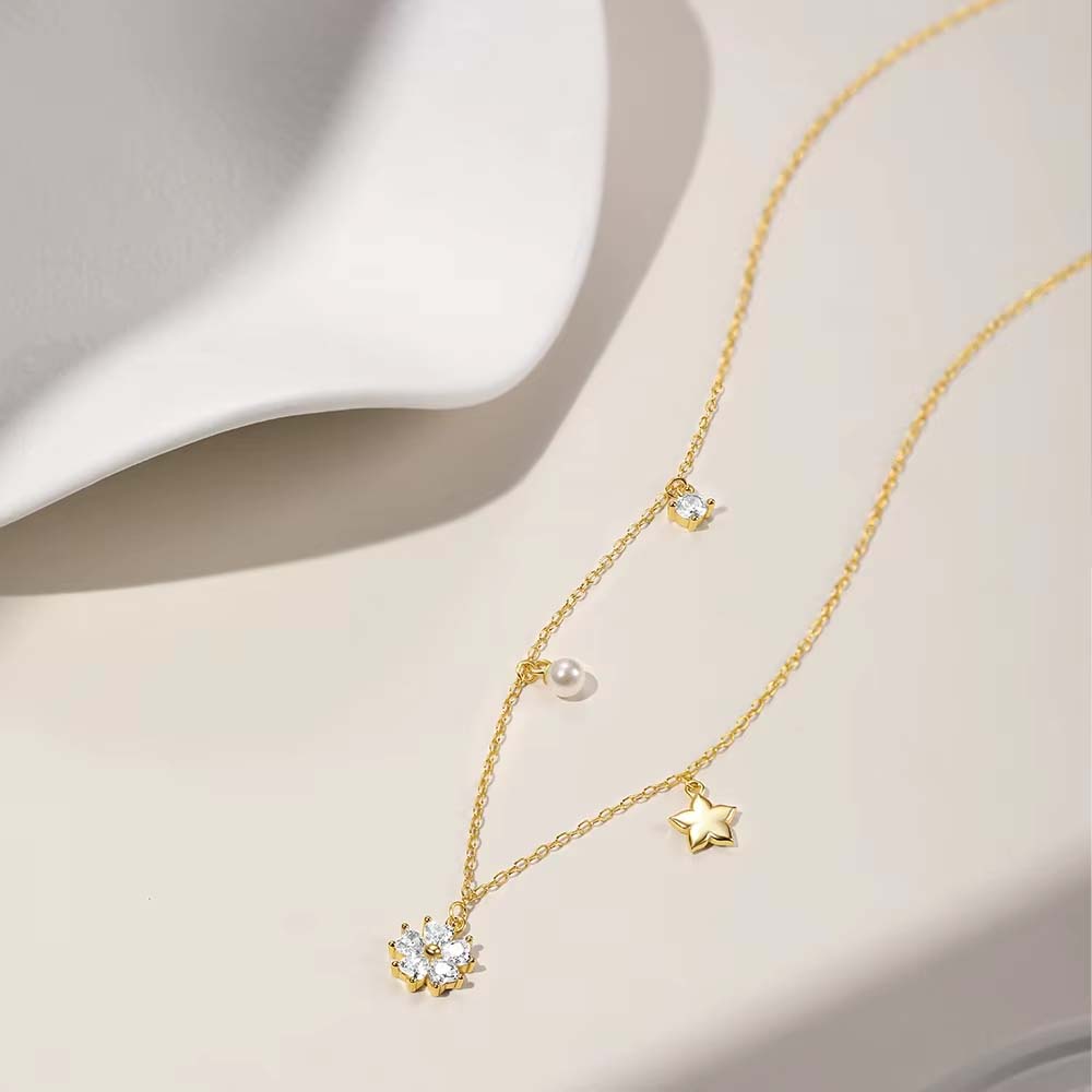 Stjärnblom - Halsband med delikata dekorationer