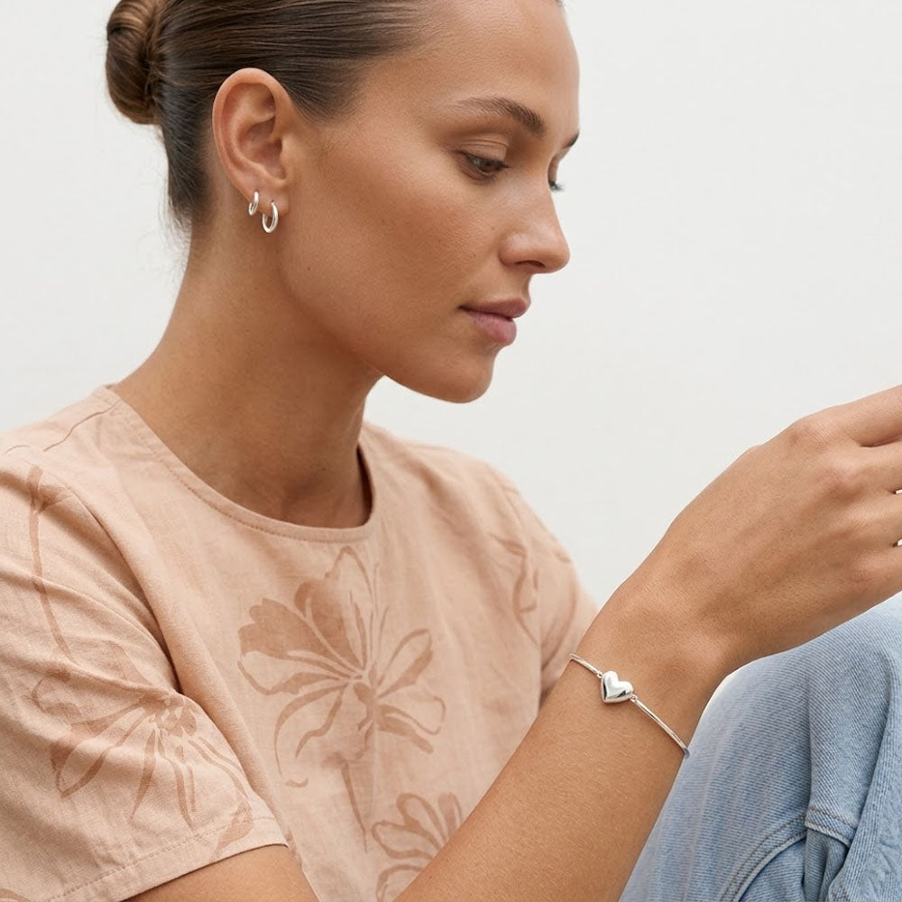 Suki - Armband med stel kedja och hjärta