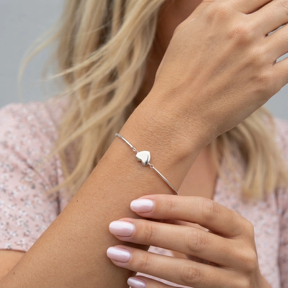 Suki – Armband med stel kedja och hjärta