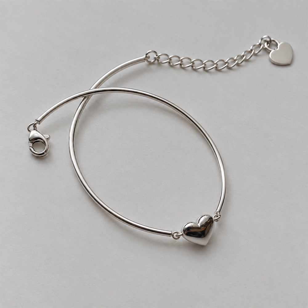 Suki – Armband med stel kedja och hjärta