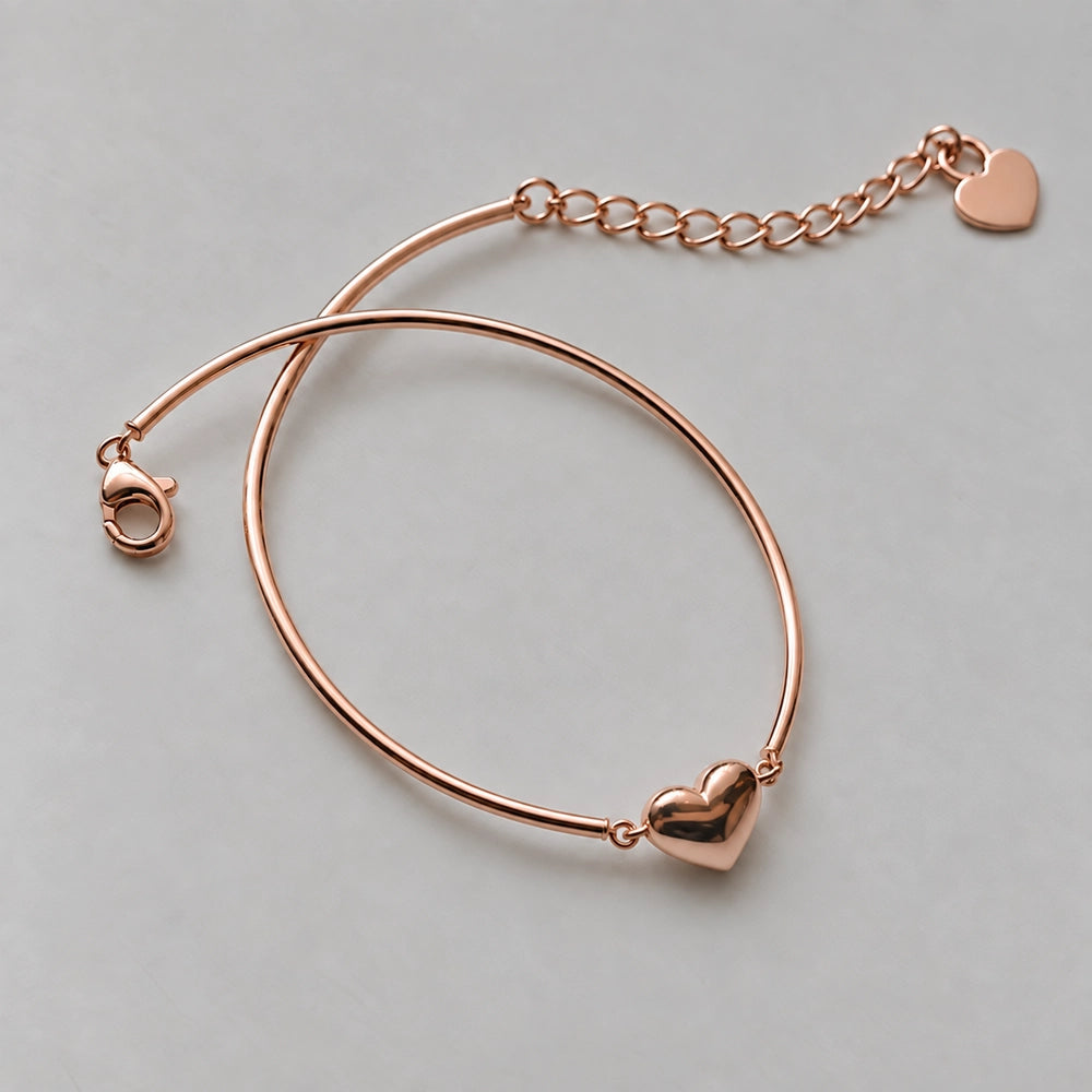 Suki – Armband med stel kedja och hjärta