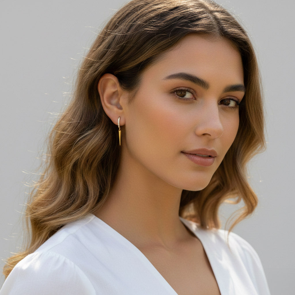 Tova - Hoops med stenar och spikedesign