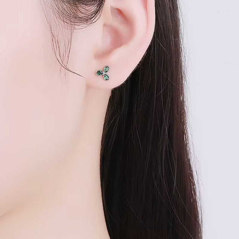 Trillium - Studs med tre stenar och skruvplopp