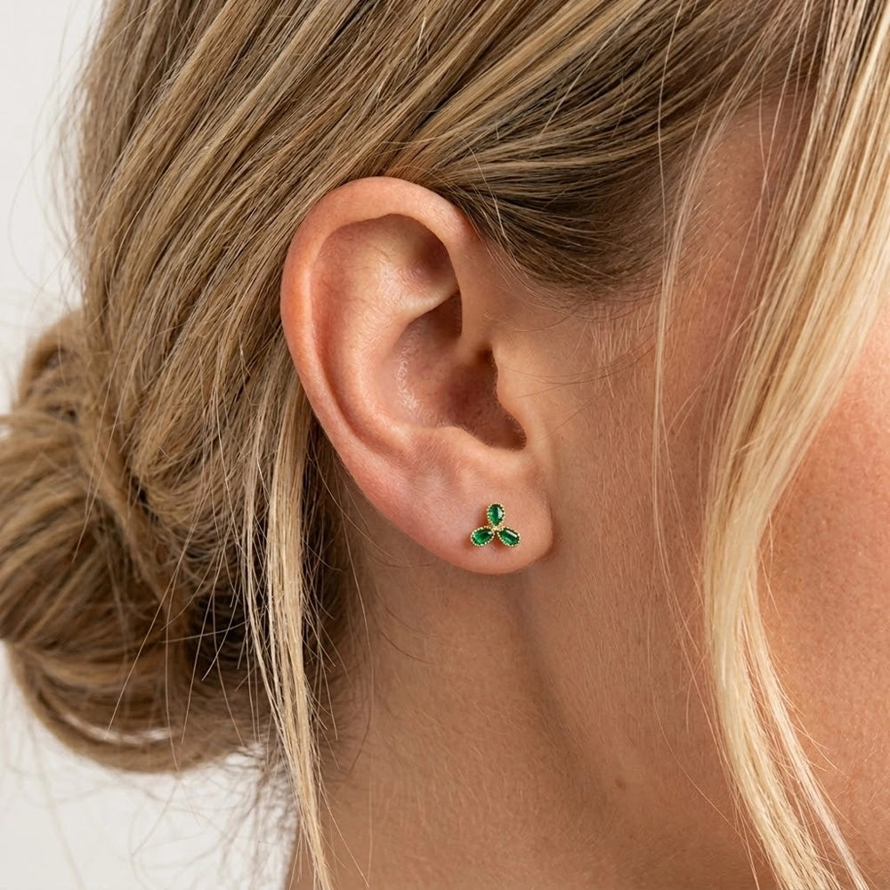 Trillium - Studs med tre stenar och skruvplopp