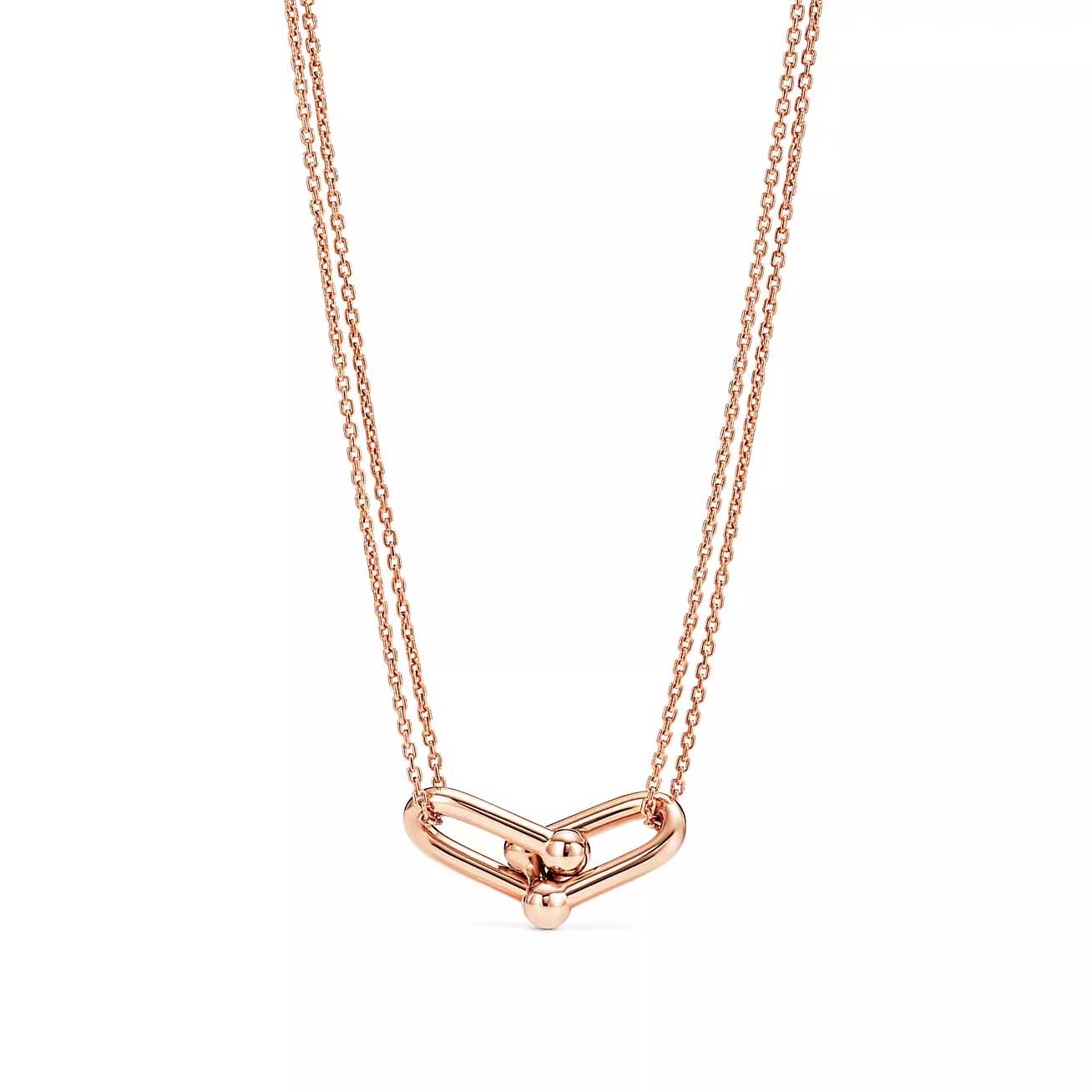 U-Turn - Halsband med hästskoformat hängsmycke