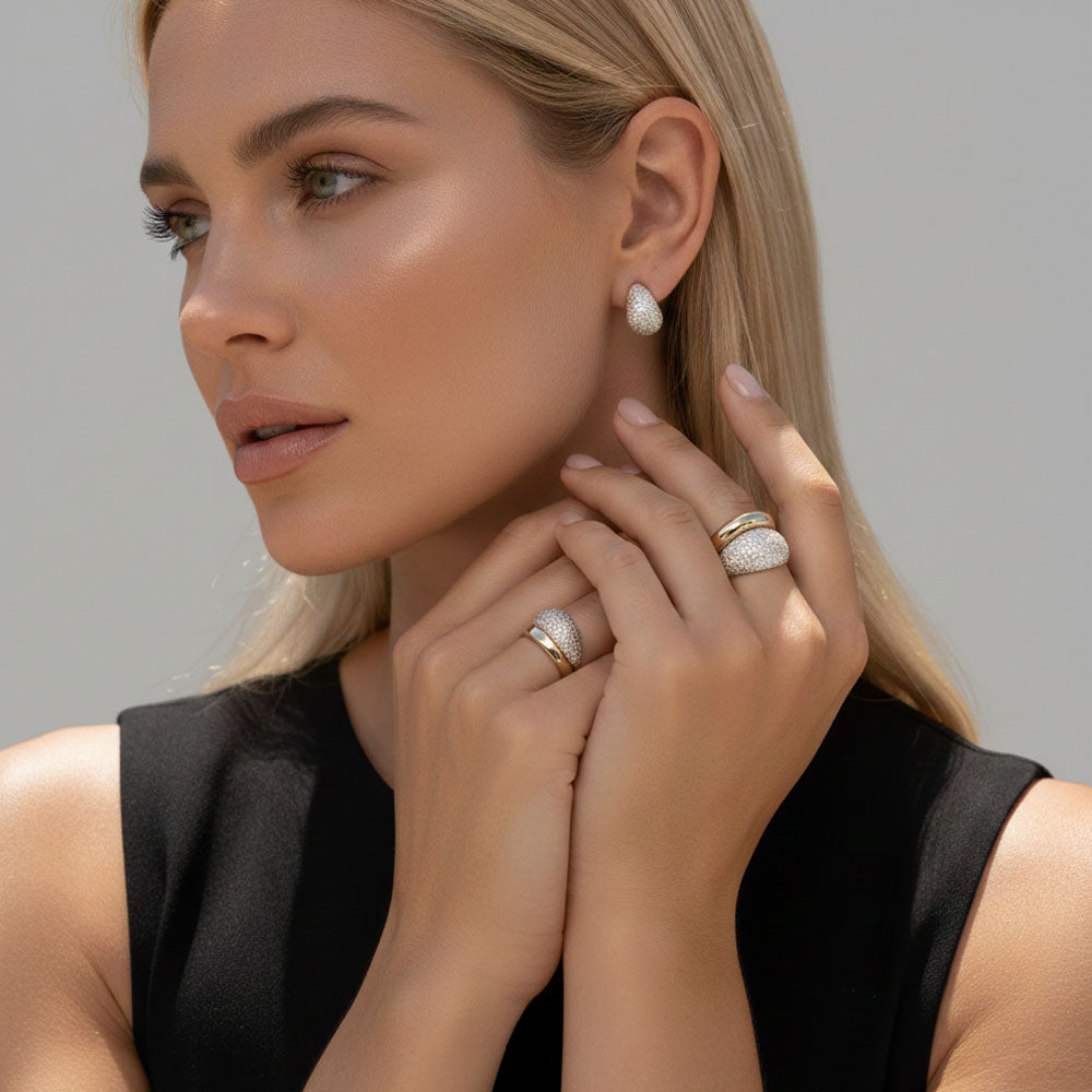 Valkyria – Droppformade örhängen med stenar