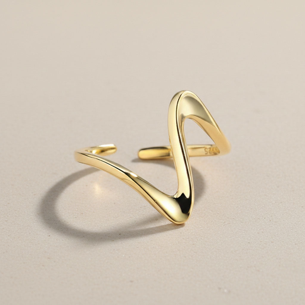 Vendela - Justerbar ring med vågig design