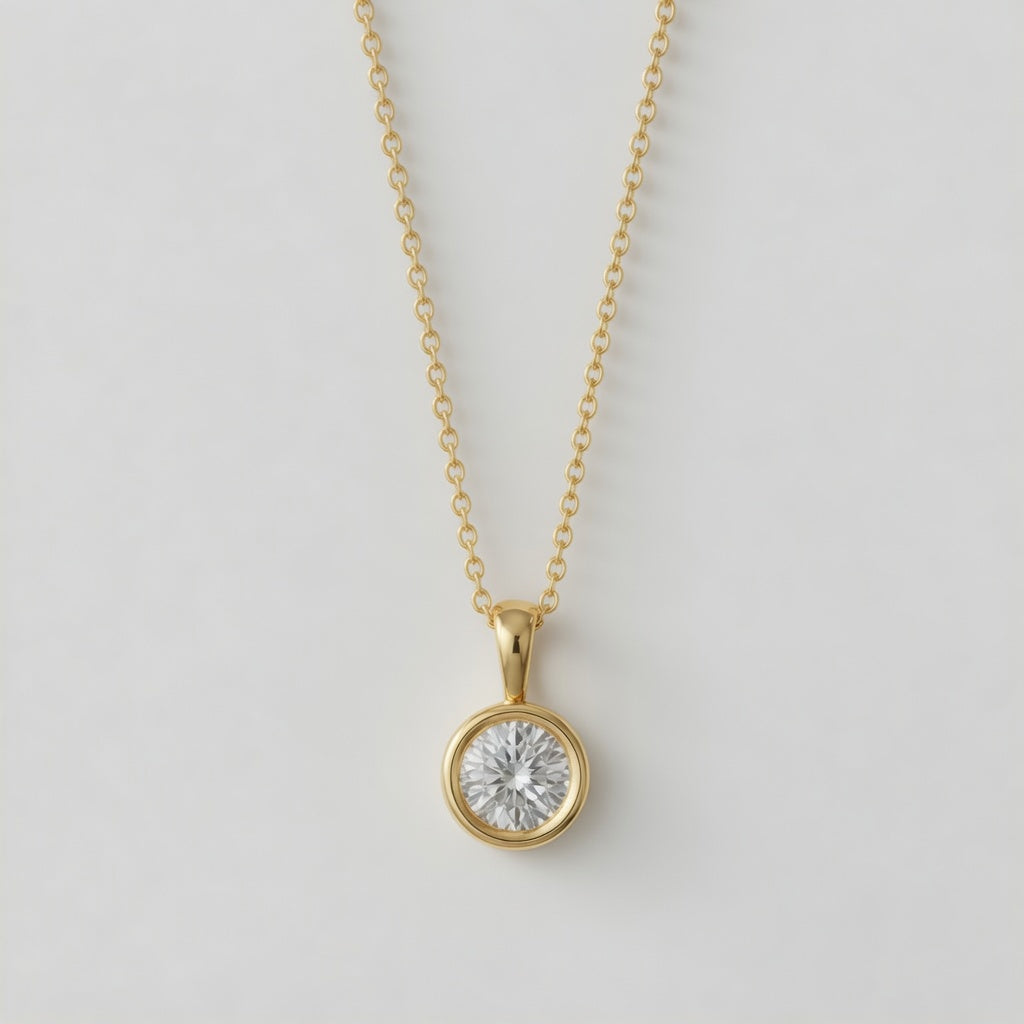 Yndis - Halsband med hängsmycke av moissanite