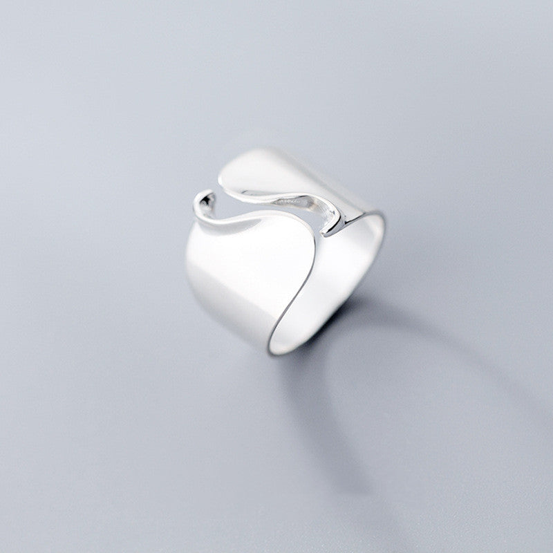 Wave - Justerbar ring i minimalistisk design
