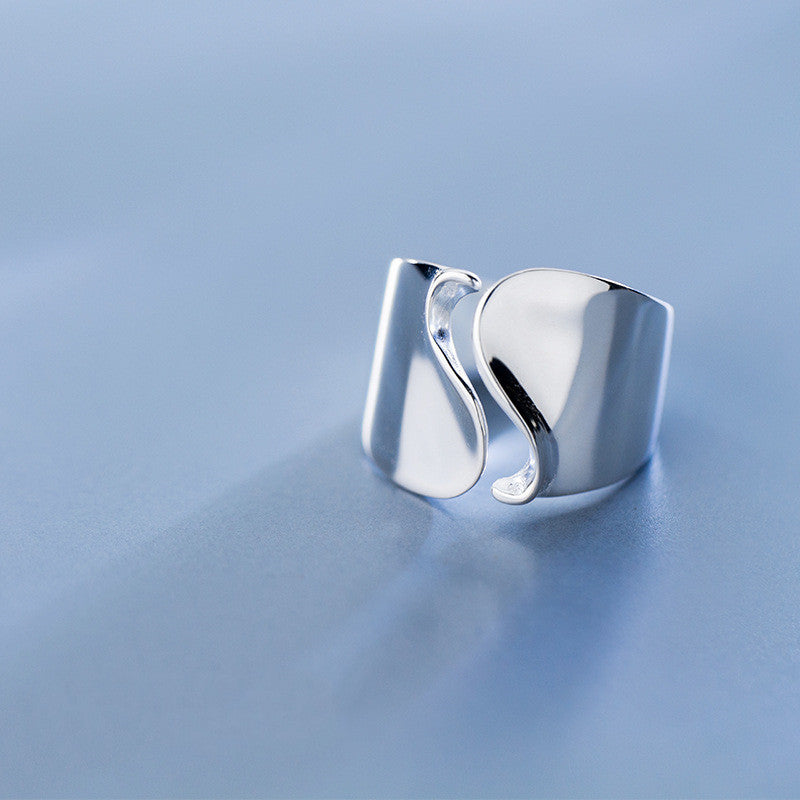 Wave - Justerbar ring i minimalistisk design